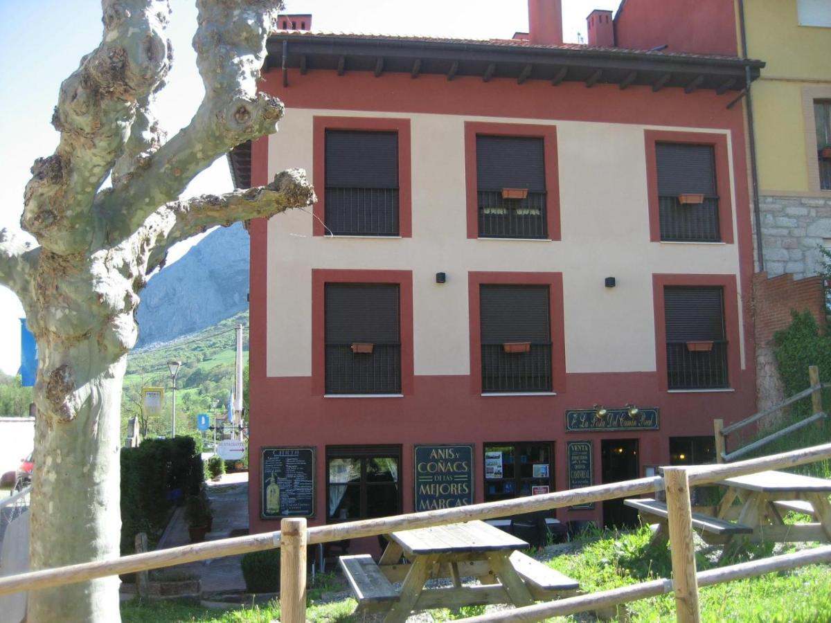 Hotel Plaza Teverga La Plaza Exterior foto